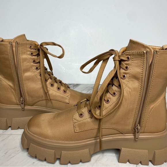 Steve Madden Thora Tan Chunky Lug Sole Lace Up Boot 9M - Picture 6 of 14